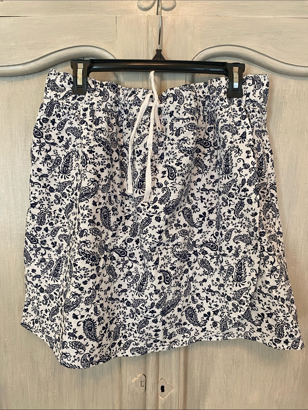 Kim Rogers White and Navy Paisley Drawstring Mini Skirt